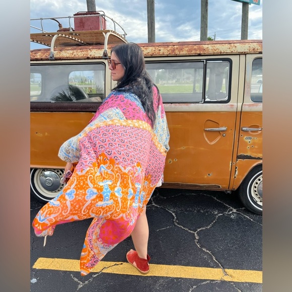 jensfashionfunk is LIVE 🪩🌼💗 - Picture 4 of 9